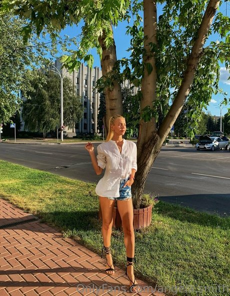 angela smith OnlyFans Mega