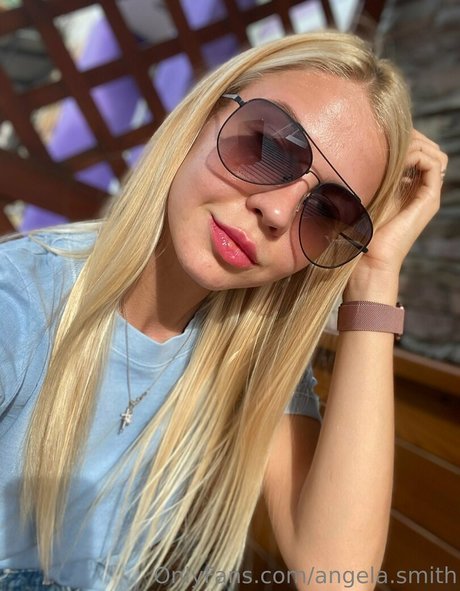 angela smith OnlyFans Leak
