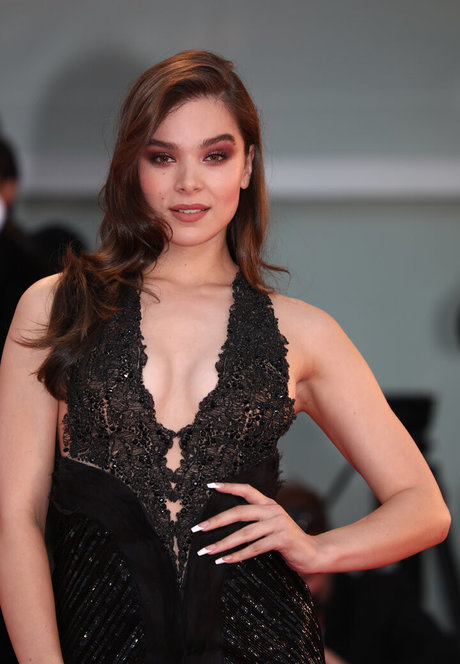Hailee Steinfeld XXX OnlyFans