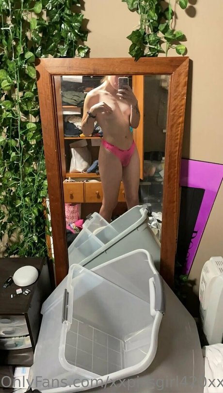 xxpissgirl420xx OnlyFans Gratis Porn