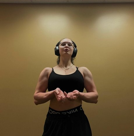 MuscleMommy002 OnlyFans Bilder nackt