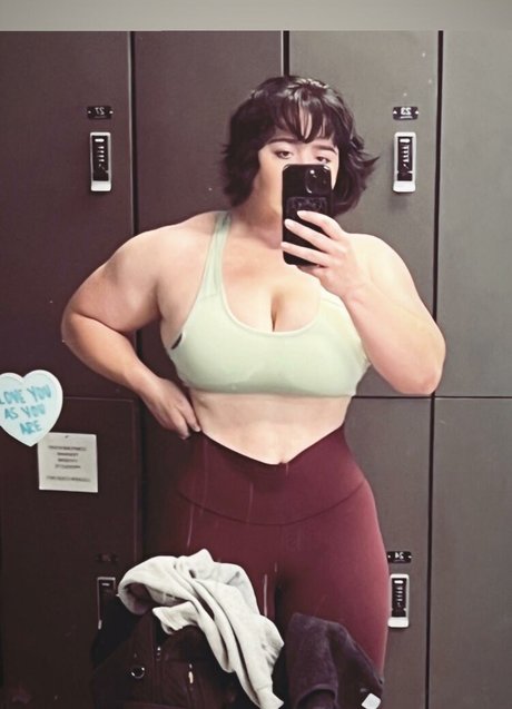 Urmommymaggie OnlyFans Brüste Bild