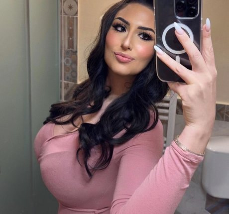 Chiara M Leaks von Nacktbildern auf OnlyFans