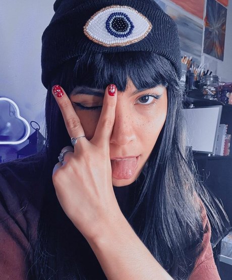 kellnerin nur fans kostenlos XXX Bilder