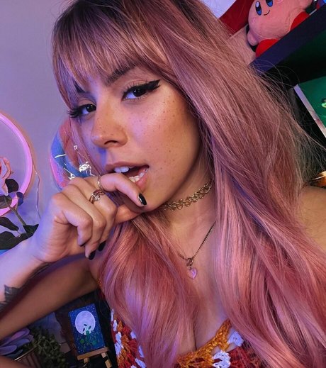 Luna Bloom OnlyFans-Fotos