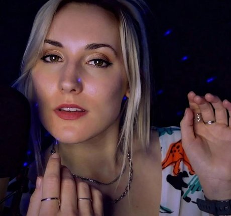 ASMR Shortbread OnlyFans gratis