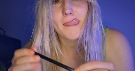 ASMR Shortbread OnlyFans Inhalte