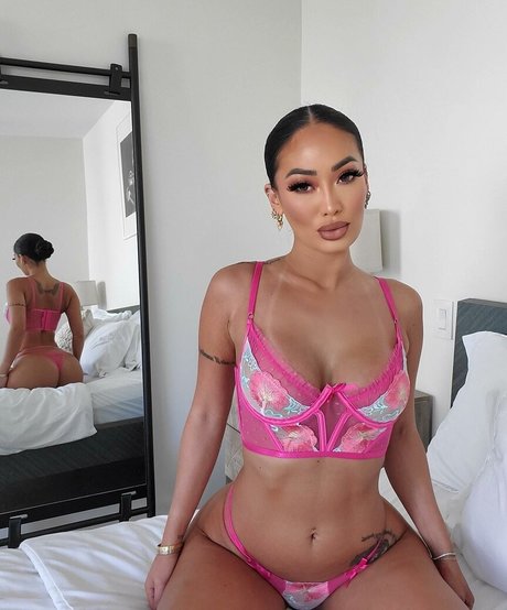 msangieang OnlyFans nackte Brüste