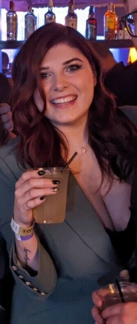 Alluux Leaked OnlyFans Bilder