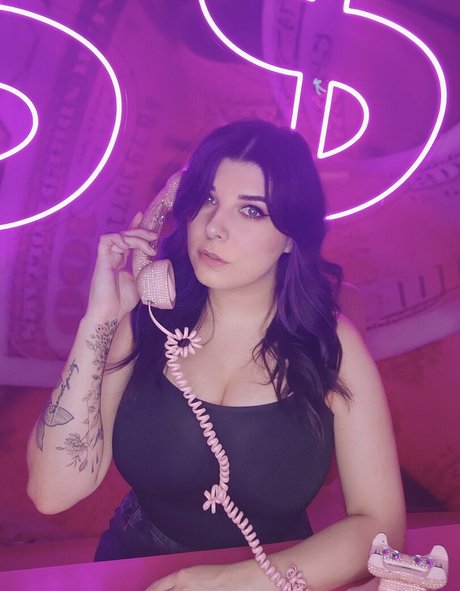 Alluux Nacktpornos von OnlyFans geleakt