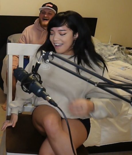 Cinnabrit OnlyFans Inhalte