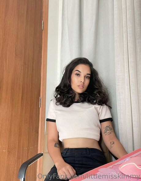 littlemisskimmy XXX OnlyFans