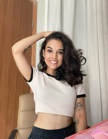 littlemisskimmy Leaked OnlyFans Fotos