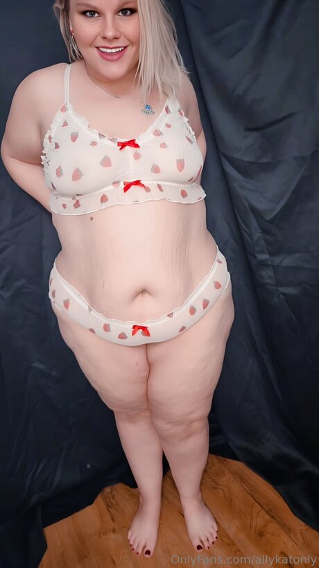 Allykatonly Leaks von Nacktbildern auf OnlyFans