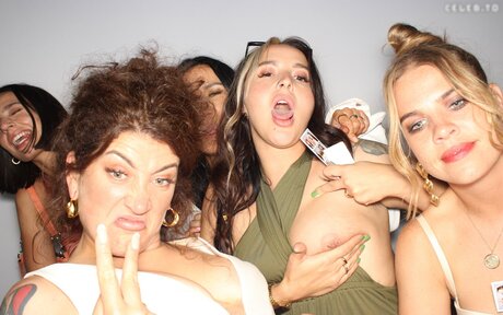 Photobox Flashes OnlyFans Fick geleakt