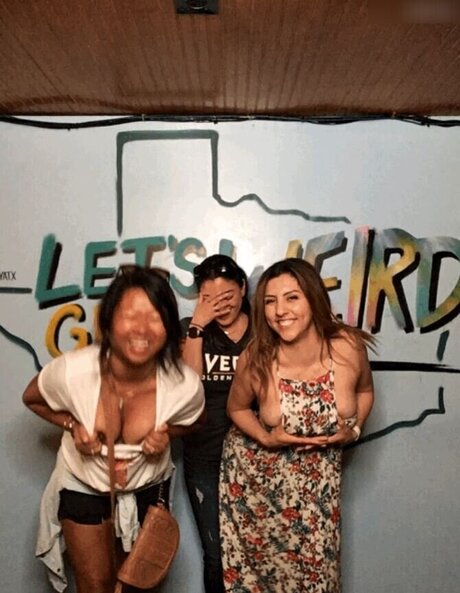 Photobox Flashes Porn OnlyFans Leak