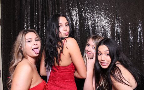 Photobox Flashes NurlyFans-Pornos