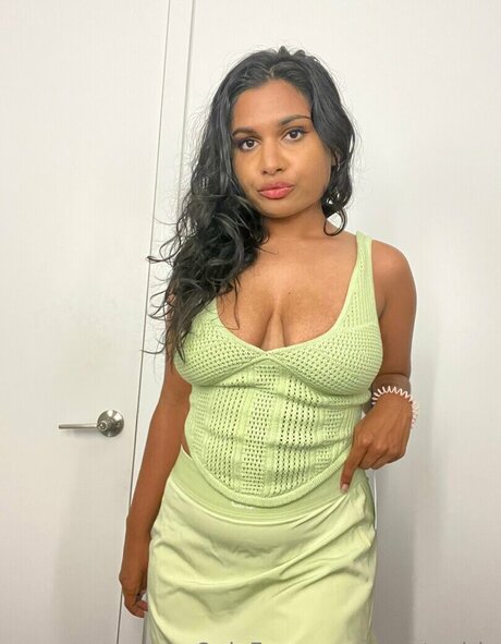 Miss Patel Leaks von Nacktbildern auf OnlyFans