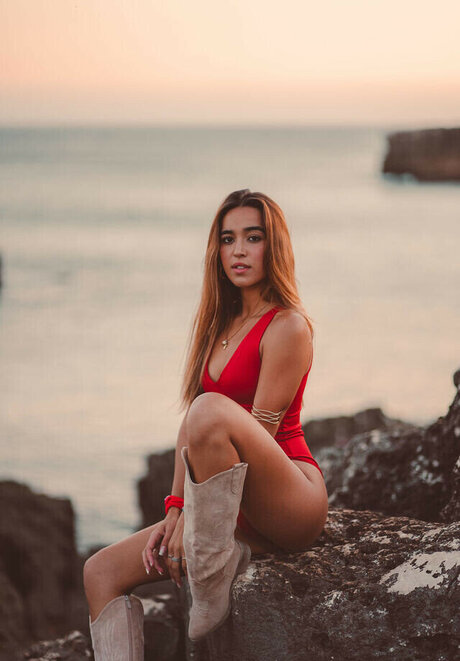 Carolina Luz Oben ohne OnlyFans