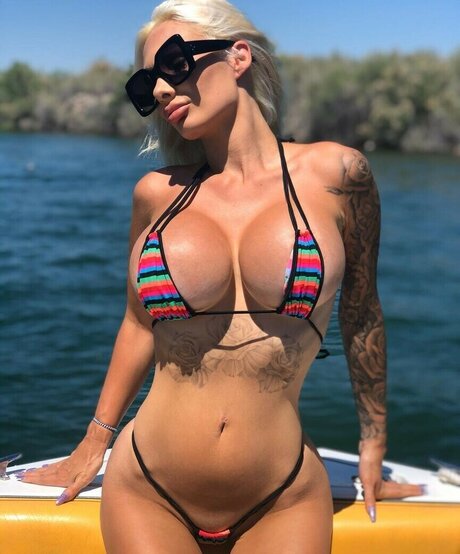 Winter Rae OnlyFans Brüste Bild