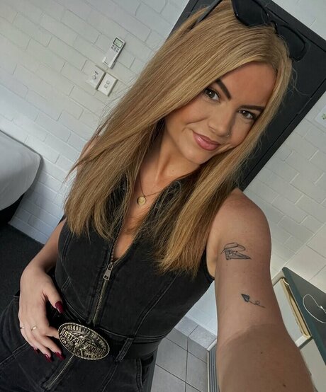 Ema Jane White emajanee emajane white OnlyFans-Bilder