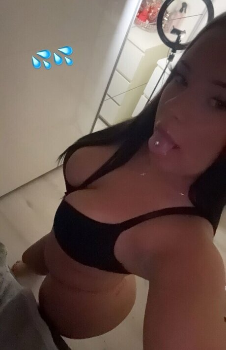 Naughtyoliwia XXX OnlyFans