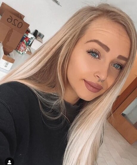 Sam mk2 OnlyFans Lesbisch