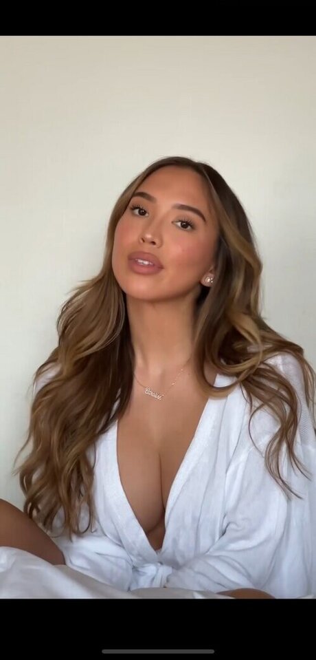 Adorable Caro OnlyFans-Model