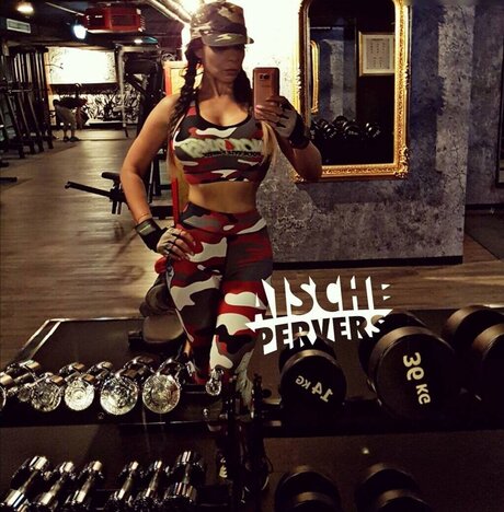 Aische Pervers Nackt OnlyFans