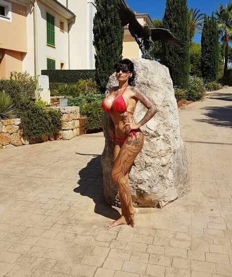 Sari Sander OnlyFans Model Bilder