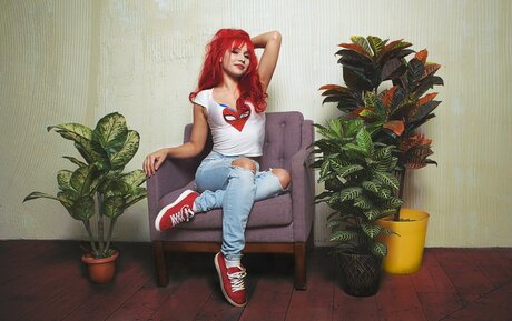 Red Saya OnlyFans Model Bilder