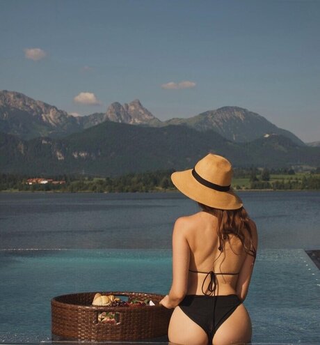 Yonca Nacktbilder geleakt