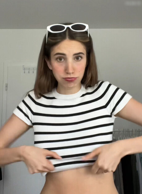 Yonca OnlyFans Striptease