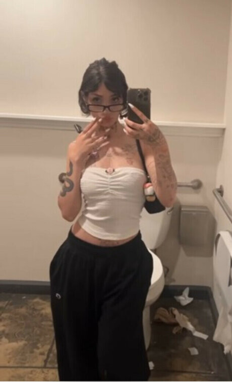 Ang2high NurlyFans-Brüste