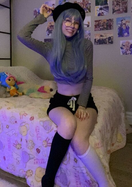 Skymi chan OnlyFans Model Fotos