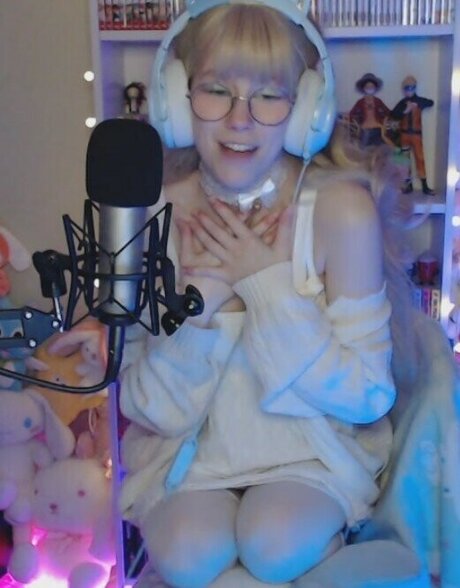 Skymi chan Nacktbilder von OnlyFans