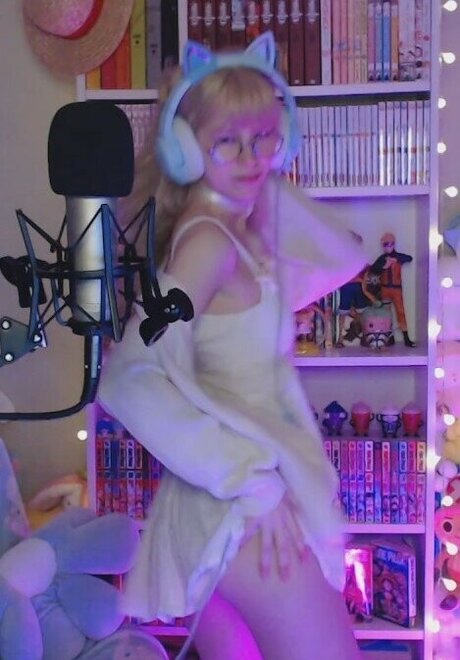 Skymi chan Po OnlyFans