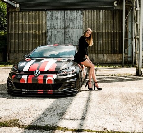 leaa nit OnlyFans-Creator