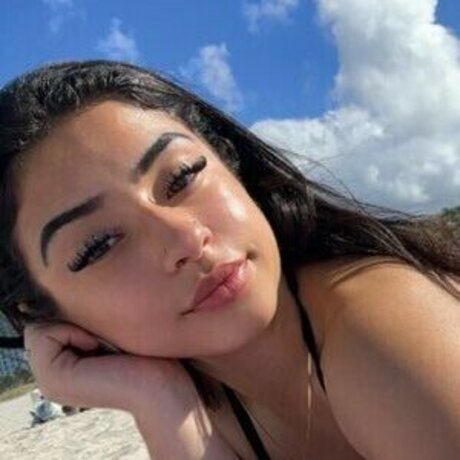 Nikole2pluto OnlyFans Fotos