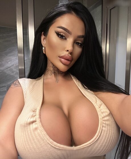 LolitaBonita OnlyFans Brüste Bild