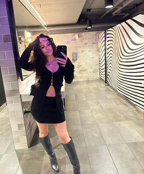 Sad Shordies OnlyFans Lesbisch