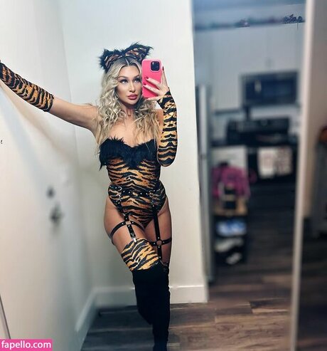 Izzi Dame NurlyFans-Pornos