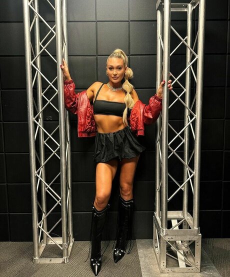 Izzi Dame Nacktbilder-Leaks von OnlyFans