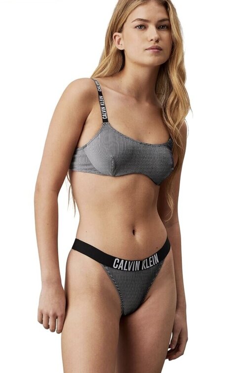 Kennt Sie jemand_ Nacktbilder-Leaks von OnlyFans