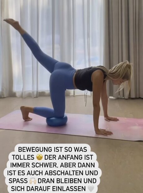 Sarah Harrison Nacktpornos auf OnlyFans