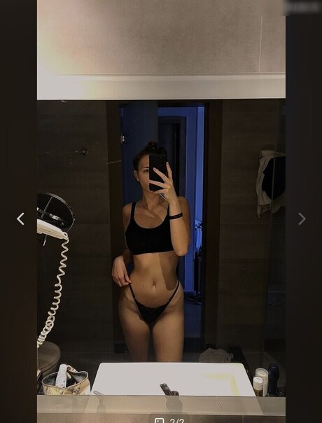 finest emi OnlyFans-Post