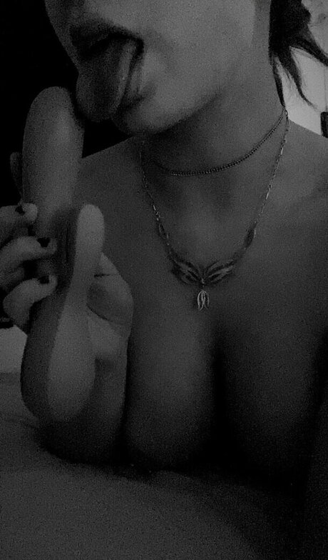 Gothminze Nacktbilder auf OnlyFans