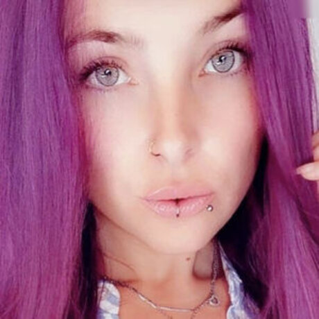 Flashinaa OnlyFans Inhalte