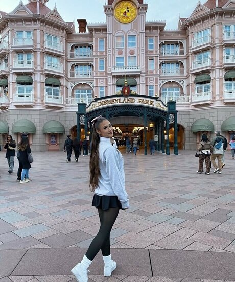 Devyn Lundy OnlyFans Striptease