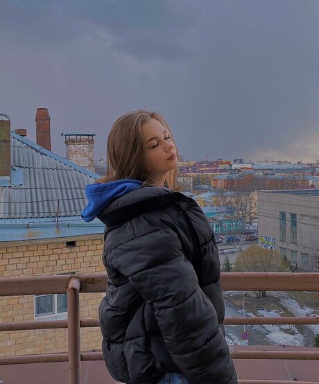 alina zaozerskayaaa OnlyFans Strip